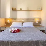 OBA 77 Apartamento Ubatuba em Condomínio Seguro com Lazer&Conforto