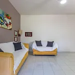 OBA 77 Apartamento Ubatuba em Condomínio Seguro com Lazer&Conforto